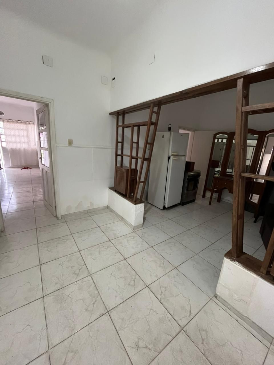 Imagen de la propiedad CASA EN VENTA CON GRAN TERRENO Y PATIO VERDE (APTA CREDITO)